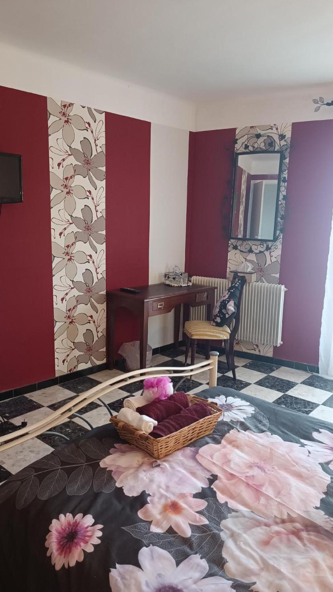 A L' Estiu Bed & Breakfast Latour-de-France ภายนอก รูปภาพ